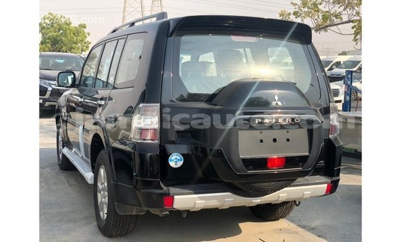 Acheter Import Voiture Mitsubishi Pajero Noir à Import - Dubai, Clarendon Acheter Import Voiture Mitsubishi Pajero Noir à Import - Dubai, Clarendon