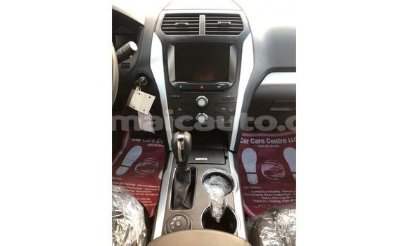 Acheter Import Voiture Ford Explorer Bleu à Import - Dubai, Clarendon Acheter Import Voiture Ford Explorer Bleu à Import - Dubai, Clarendon