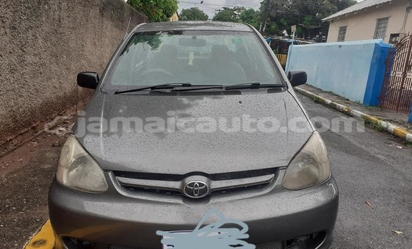 Buy Used Toyota Yaris Silver Car in Kingston in Kingston Buy Used Toyota Yaris Silver Car in Kingston in Kingston