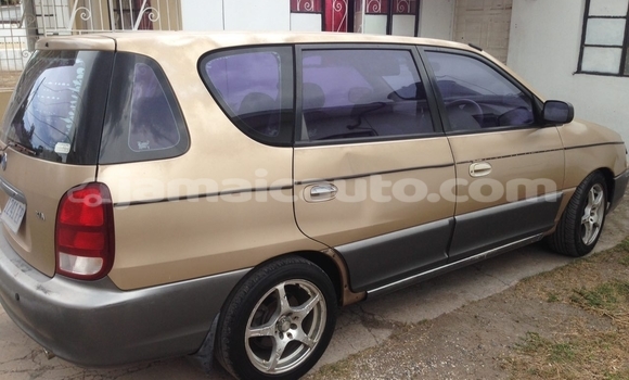 Buy Used Kia Carens Beige Car in Kingston in Kingston Buy Used Kia Carens Beige Car in Kingston in Kingston
