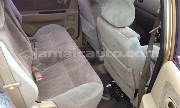 Buy Used Kia Carens Beige Car in Kingston in Kingston Buy Used Kia Carens Beige Car in Kingston in Kingston