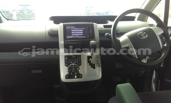 Buy Import Toyota Noah White Car in Kingston in Kingston Buy Import Toyota Noah White Car in Kingston in Kingston