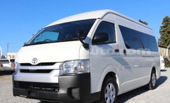 Buy Used Toyota Hiace White Car in Kingston in Kingston Buy Used Toyota Hiace White Car in Kingston in Kingston