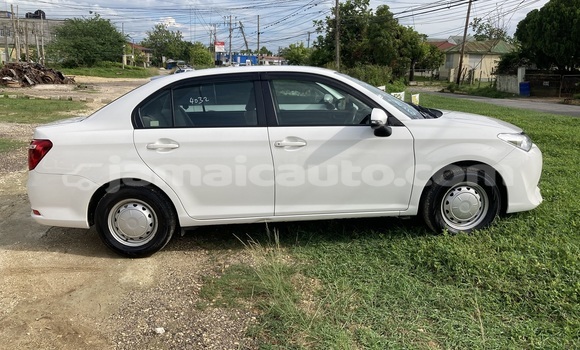 Acheter Import Voiture Toyota Axio Blanc à Savanna la Mar, Westmoreland Acheter Import Voiture Toyota Axio Blanc à Savanna la Mar, Westmoreland