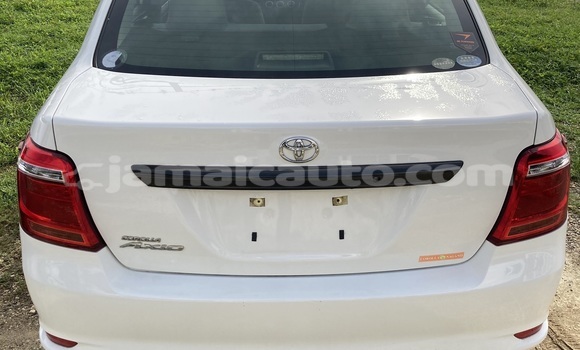 Acheter Import Voiture Toyota Axio Blanc à Savanna la Mar, Westmoreland Acheter Import Voiture Toyota Axio Blanc à Savanna la Mar, Westmoreland