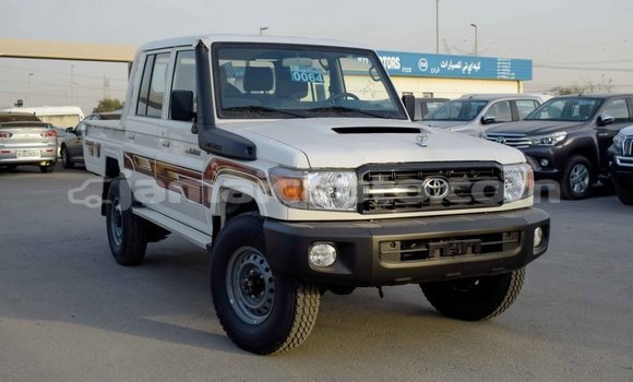 Buy Import Toyota Pickup White Car in Import - Dubai in Clarendon Buy Import Toyota Pickup White Car in Import - Dubai in Clarendon