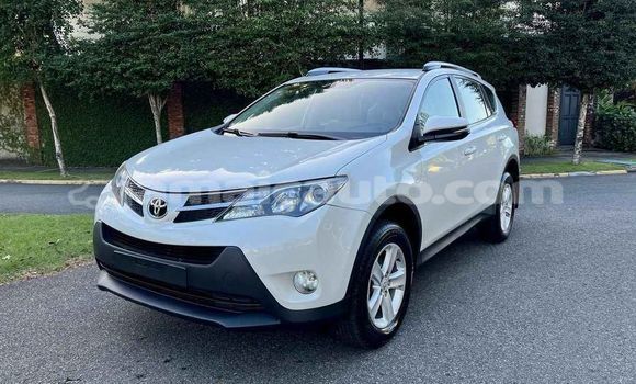 Buy Used Toyota RAV4 White Car in Lucea in Hanover Buy Used Toyota RAV4 White Car in Lucea in Hanover