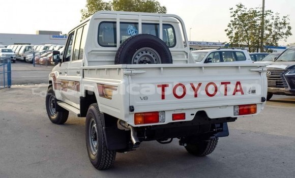 Buy Import Toyota Pickup White Car in Import - Dubai in Clarendon Buy Import Toyota Pickup White Car in Import - Dubai in Clarendon
