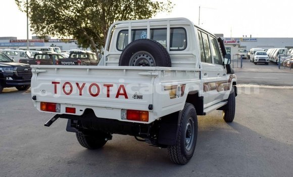 Buy Import Toyota Pickup White Car in Import - Dubai in Clarendon Buy Import Toyota Pickup White Car in Import - Dubai in Clarendon
