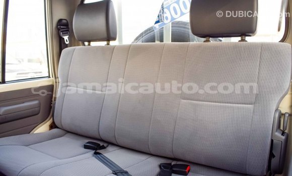 Buy Import Toyota Pickup White Car in Import - Dubai in Clarendon Buy Import Toyota Pickup White Car in Import - Dubai in Clarendon