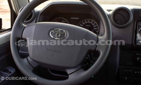 Buy Import Toyota Pickup White Car in Import - Dubai in Clarendon Buy Import Toyota Pickup White Car in Import - Dubai in Clarendon
