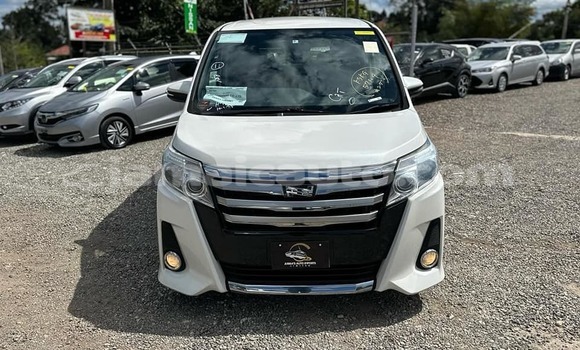 Buy Used Toyota Noah White Car in Kingston in Kingston Buy Used Toyota Noah White Car in Kingston in Kingston