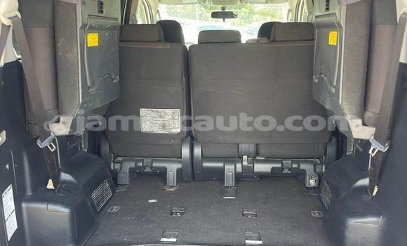 Buy Used Toyota Voxy White Car in Kingston in Kingston Buy Used Toyota Voxy White Car in Kingston in Kingston