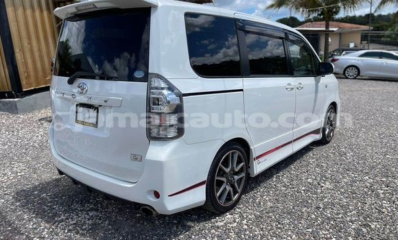 Buy Used Toyota Voxy White Car in Kingston in Kingston Buy Used Toyota Voxy White Car in Kingston in Kingston