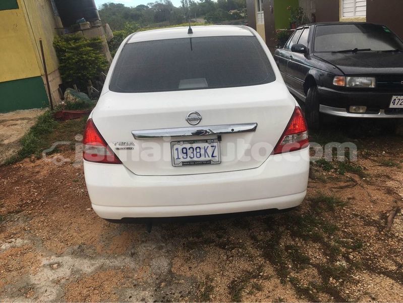 Big with watermark nissan tiida kingston kingston 3909