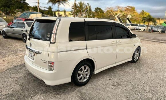 Buy Used Toyota ISis White Car in Kingston in Kingston Buy Used Toyota ISis White Car in Kingston in Kingston