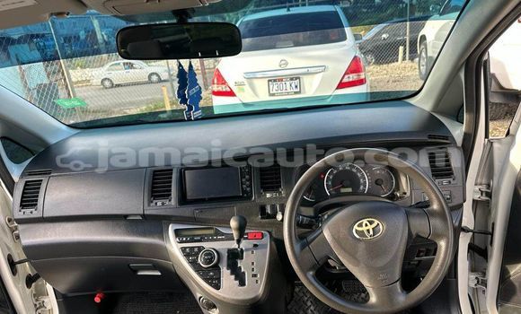 Buy Used Toyota ISis White Car in Kingston in Kingston Buy Used Toyota ISis White Car in Kingston in Kingston