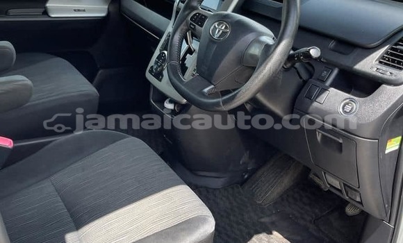 Buy Used Toyota Voxy Other Car in Kingston in Kingston Buy Used Toyota Voxy Other Car in Kingston in Kingston