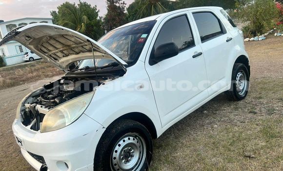 Buy Used Daihatsu Terios White Car in Kingston in Kingston