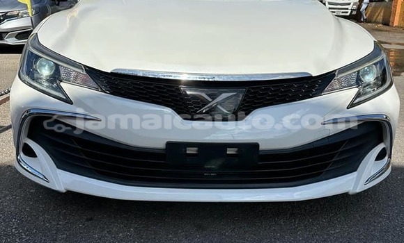 Buy Used Toyota Mark X ZiO White Car in Lucea in Hanover Buy Used Toyota Mark X ZiO White Car in Lucea in Hanover