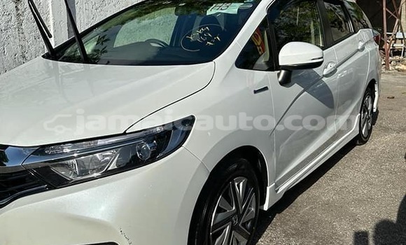 Buy Used Honda Horizon White Car in Lucea in Hanover Buy Used Honda Horizon White Car in Lucea in Hanover