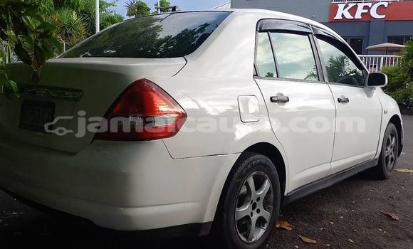 Acheter Occasion Voiture Nissan Tiida Blanc à Kingston, Kingston Acheter Occasion Voiture Nissan Tiida Blanc à Kingston, Kingston