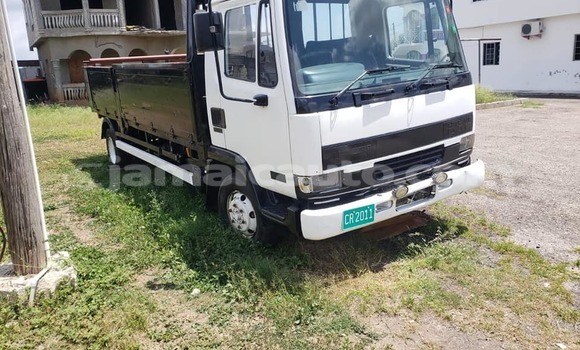 Buy Used DAF CF White Truck in Import - Dubai in Clarendon