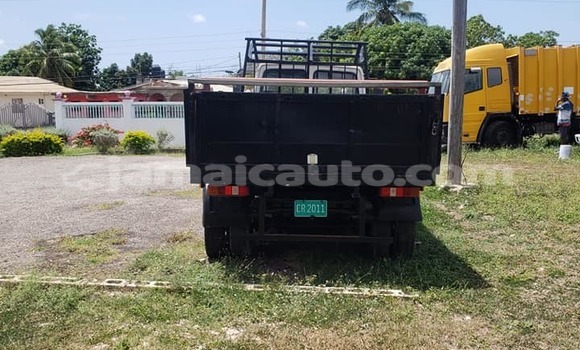 Acheter Occasion Utilitaire DAF CF Blanc à Import - Dubai, Clarendon Acheter Occasion Utilitaire DAF CF Blanc à Import - Dubai, Clarendon