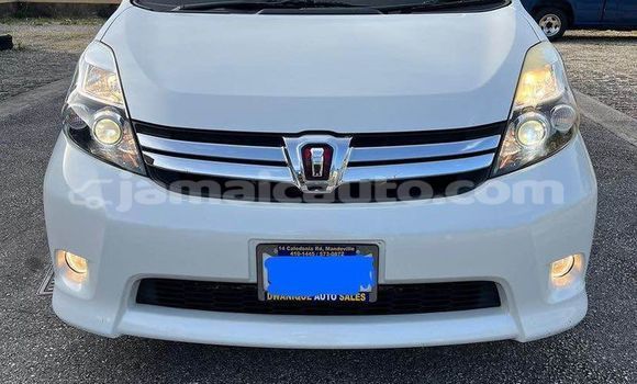 Acheter Occasion Voiture Toyota ISis Blanc à Lucea, Hanover Acheter Occasion Voiture Toyota ISis Blanc à Lucea, Hanover