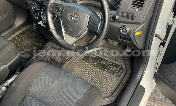Acheter Occasion Voiture Toyota ISis Blanc à Lucea, Hanover Acheter Occasion Voiture Toyota ISis Blanc à Lucea, Hanover
