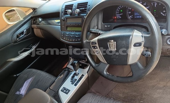 Buy Used Toyota Crown White Car in Kingston in Kingston Buy Used Toyota Crown White Car in Kingston in Kingston