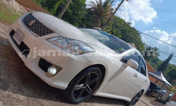 Buy Used Toyota Crown White Car in Kingston in Kingston Buy Used Toyota Crown White Car in Kingston in Kingston