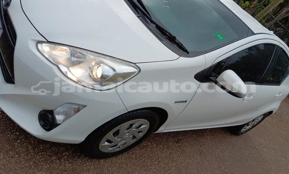 Buy Used Toyota Aqua White Car in Lucea in Hanover Buy Used Toyota Aqua White Car in Lucea in Hanover
