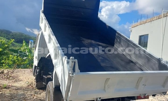 Buy Used Hino Ranger White Truck in Kingston in Kingston Buy Used Hino Ranger White Truck in Kingston in Kingston
