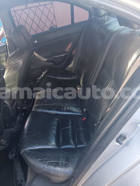 Big with watermark toyota yaris clarendon import dubai 3966