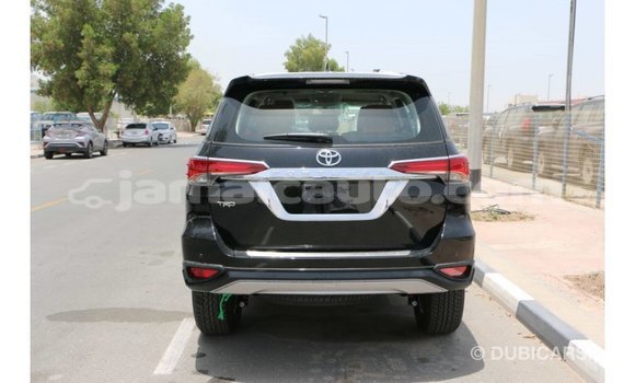 Acheter Import Voiture Toyota Fortuner Noir à Import - Dubai, Clarendon Acheter Import Voiture Toyota Fortuner Noir à Import - Dubai, Clarendon