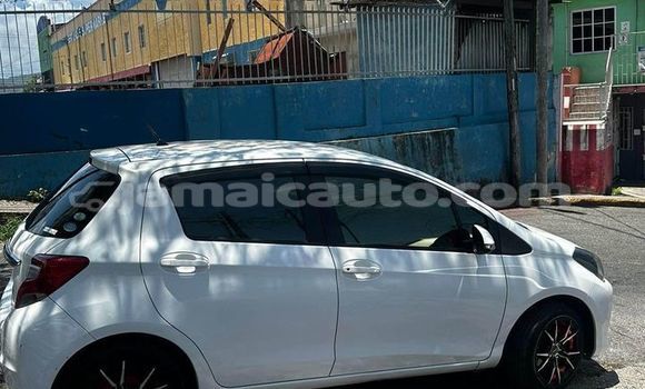 Acheter Occasion Voiture Toyota Vitz Blanc à Mandeville, Manchester Acheter Occasion Voiture Toyota Vitz Blanc à Mandeville, Manchester