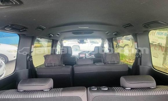 Acheter Occasion Voiture Toyota Voxy Noir à Mandeville, Manchester Acheter Occasion Voiture Toyota Voxy Noir à Mandeville, Manchester