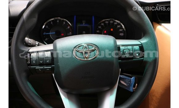 Acheter Import Voiture Toyota Fortuner Noir à Import - Dubai, Clarendon Acheter Import Voiture Toyota Fortuner Noir à Import - Dubai, Clarendon