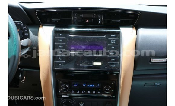 Acheter Import Voiture Toyota Fortuner Noir à Import - Dubai, Clarendon Acheter Import Voiture Toyota Fortuner Noir à Import - Dubai, Clarendon