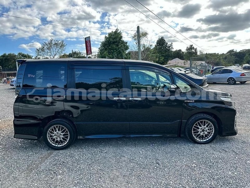 Big with watermark toyota voxy hanover lucea 4022