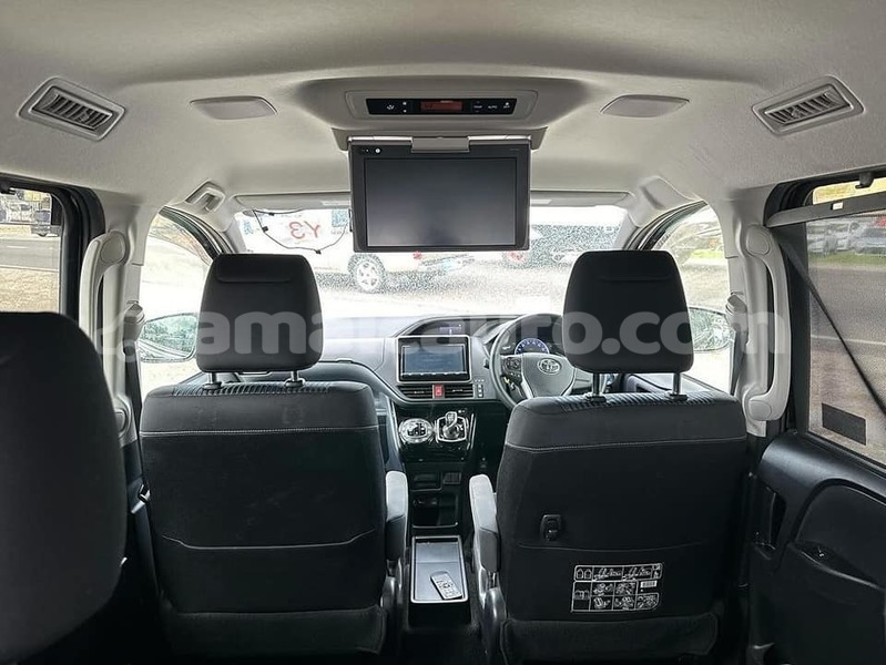 Big with watermark toyota voxy hanover lucea 4022