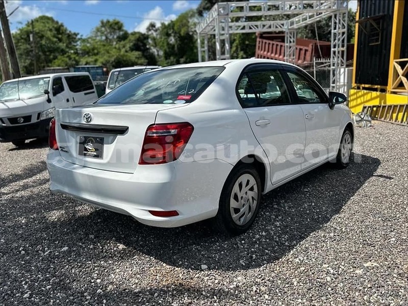 Big with watermark toyota axio clarendon import dubai 4026