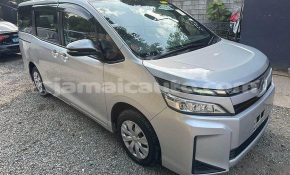 Buy Used Toyota Voxy Other Car in Lucea in Hanover Buy Used Toyota Voxy Other Car in Lucea in Hanover