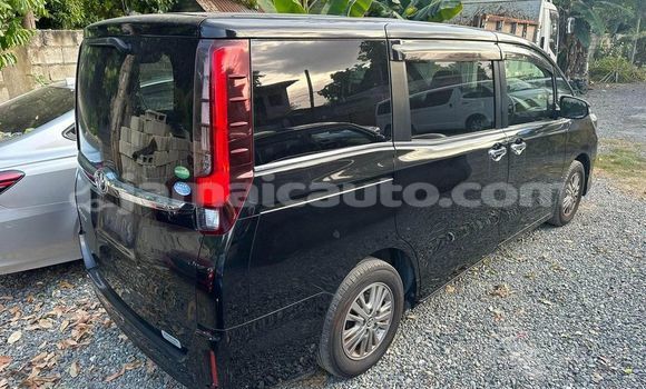 Buy Used Toyota Esquire Black Car in Kingston in Kingston Buy Used Toyota Esquire Black Car in Kingston in Kingston