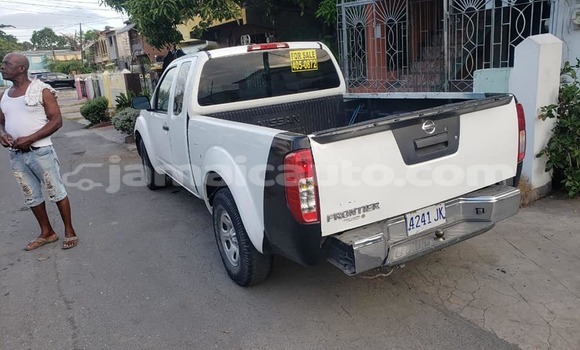 Acheter Occasion Voiture Nissan Frontier Blanc à Lucea, Hanover Acheter Occasion Voiture Nissan Frontier Blanc à Lucea, Hanover