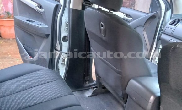 Acheter Occasion Voiture Isuzu D–MAX Blanc à Import - Dubai, Clarendon Acheter Occasion Voiture Isuzu D–MAX Blanc à Import - Dubai, Clarendon