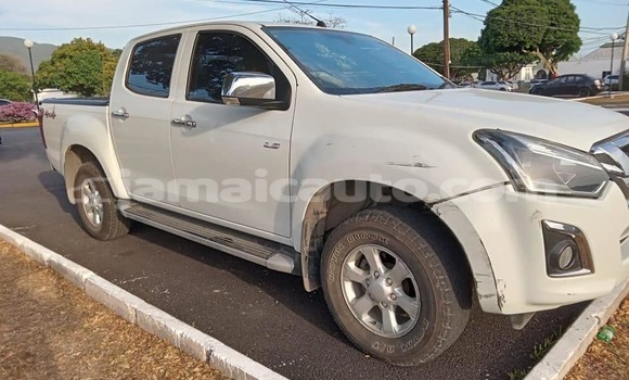 Acheter Occasion Voiture Isuzu D–MAX Blanc à Import - Dubai, Clarendon Acheter Occasion Voiture Isuzu D–MAX Blanc à Import - Dubai, Clarendon