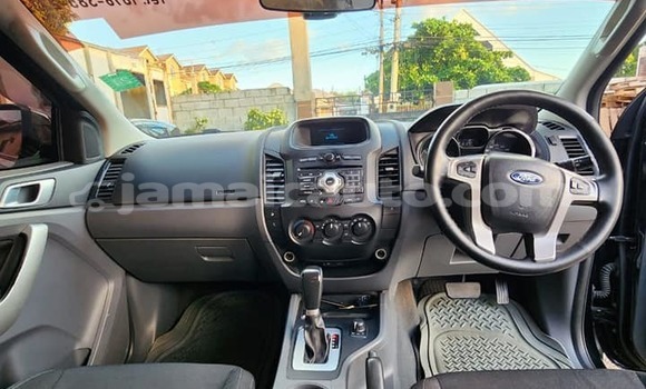 Acheter Occasion Voiture Ford Ranger Noir à Import - Dubai, Clarendon Acheter Occasion Voiture Ford Ranger Noir à Import - Dubai, Clarendon