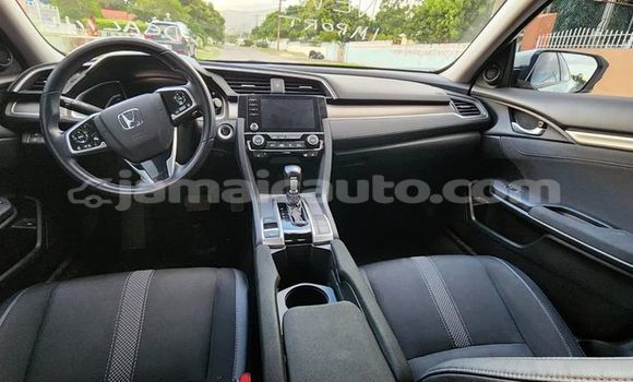 Buy Used Honda Civic White Car in May Pen in Clarendon Buy Used Honda Civic White Car in May Pen in Clarendon
